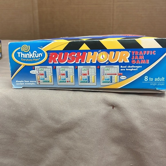 Thinkfun RUSH HOUR Traffic Jam Logic Game - Picture 3 of 4